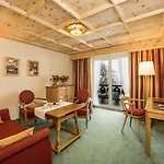 فندق Alpenjuwel Parkhotel 4 Sterne Superior Genusshotel Mit Feinster Kulinarik & Golf Ihr Rueckzugsort Inmitten Der Alpen Mit Tradition Und Eleganz