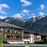 Alpenjuwel Parkhotel 4 Sterne Superior Genusshotel Mit Feinster Kulinarik & Golf Ihr Rueckzugsort Inmitten Der Alpen Mit Tradition Und Eleganz 4*