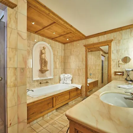 Hotel Parkhotel 4 Sterne Superior Alpenjuwel Mit Genuss, Golf & Wellness In Der Karwendel-region Tradition Trifft Eleganz Im Stilvollen Rueckzugsort