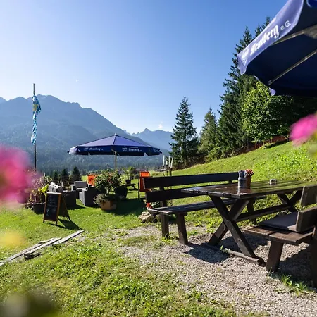 Otel Parkhotel 4 Sterne Superior Alpenjuwel Mit Genuss, Golf & Wellness In Der Karwendel-region Tradition Trifft Eleganz Im Stilvollen Rueckzugsort