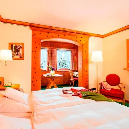 Parkhotel 4 Sterne Superior Alpenjuwel Mit Genuss, Golf & Wellness In Der Karwendel-region Tradition Trifft Eleganz Im Stilvollen Rueckzugsort Otel
