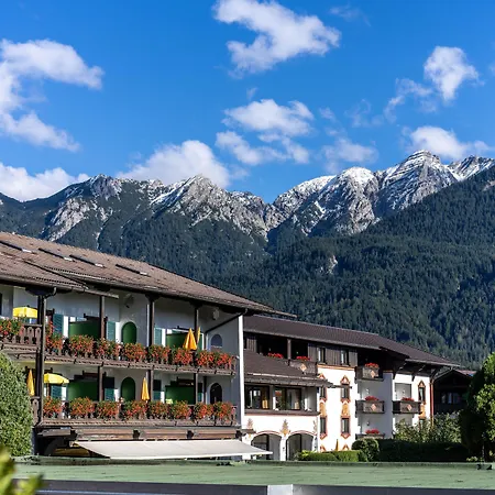 Alpenjuwel Parkhotel 4 Sterne Superior Genusshotel Mit Feinster Kulinarik & Golf Ihr Rueckzugsort Inmitten Der Alpen Mit Tradition Und Eleganz 4*