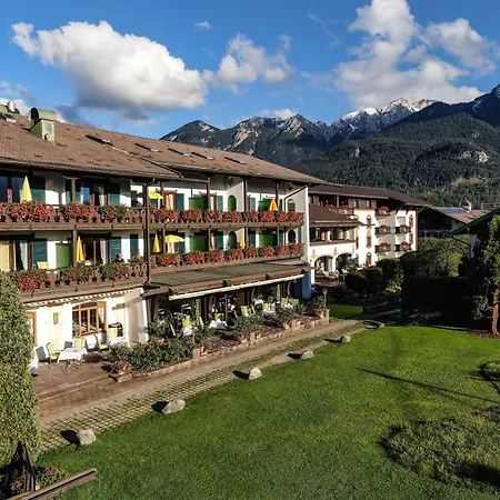 Ξενοδοχείο Alpenjuwel Parkhotel 4 Sterne Superior Genusshotel Mit Feinster Kulinarik & Golf Ihr Rueckzugsort Inmitten Der Alpen Mit Tradition Und Eleganz 4*