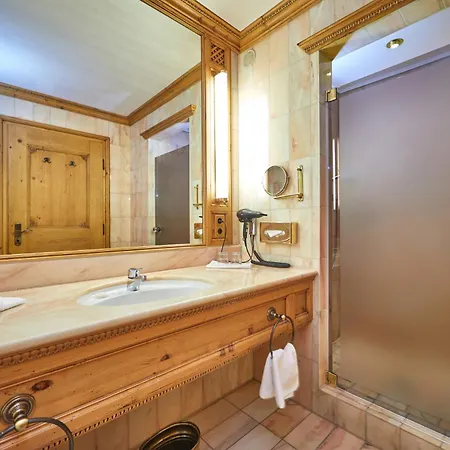 Alpenjuwel Parkhotel 4 Sterne Superior Genusshotel Mit Feinster Kulinarik & Golf Ihr Rueckzugsort Inmitten Der Alpen Mit Tradition Und Eleganz Ξενοδοχείο 4*
